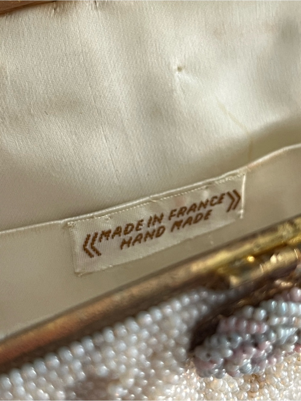 1940s Vintage Beaded Floral Handbag in Ivory. - Picture 4 of 4